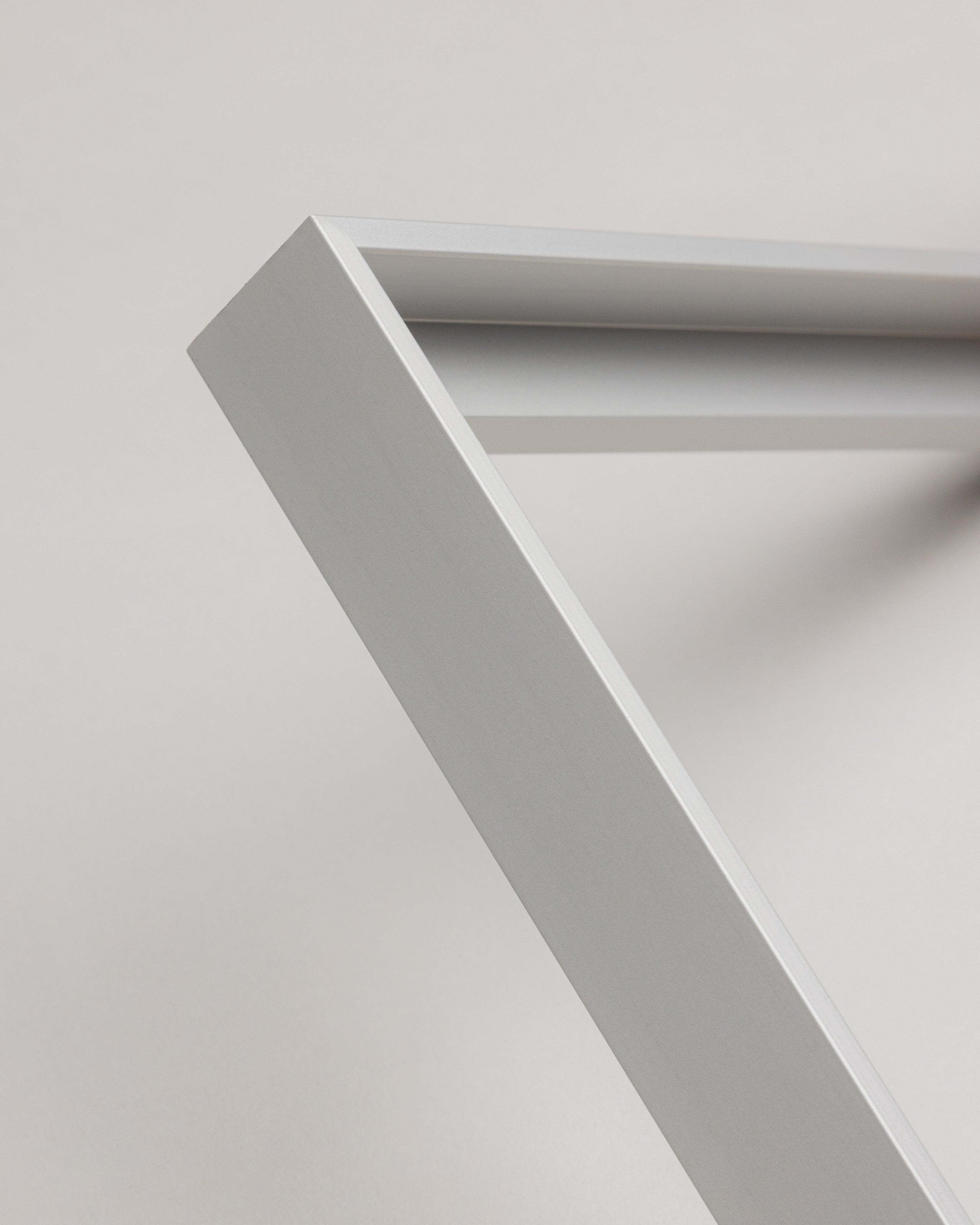 Metal Edge - Matte Silver