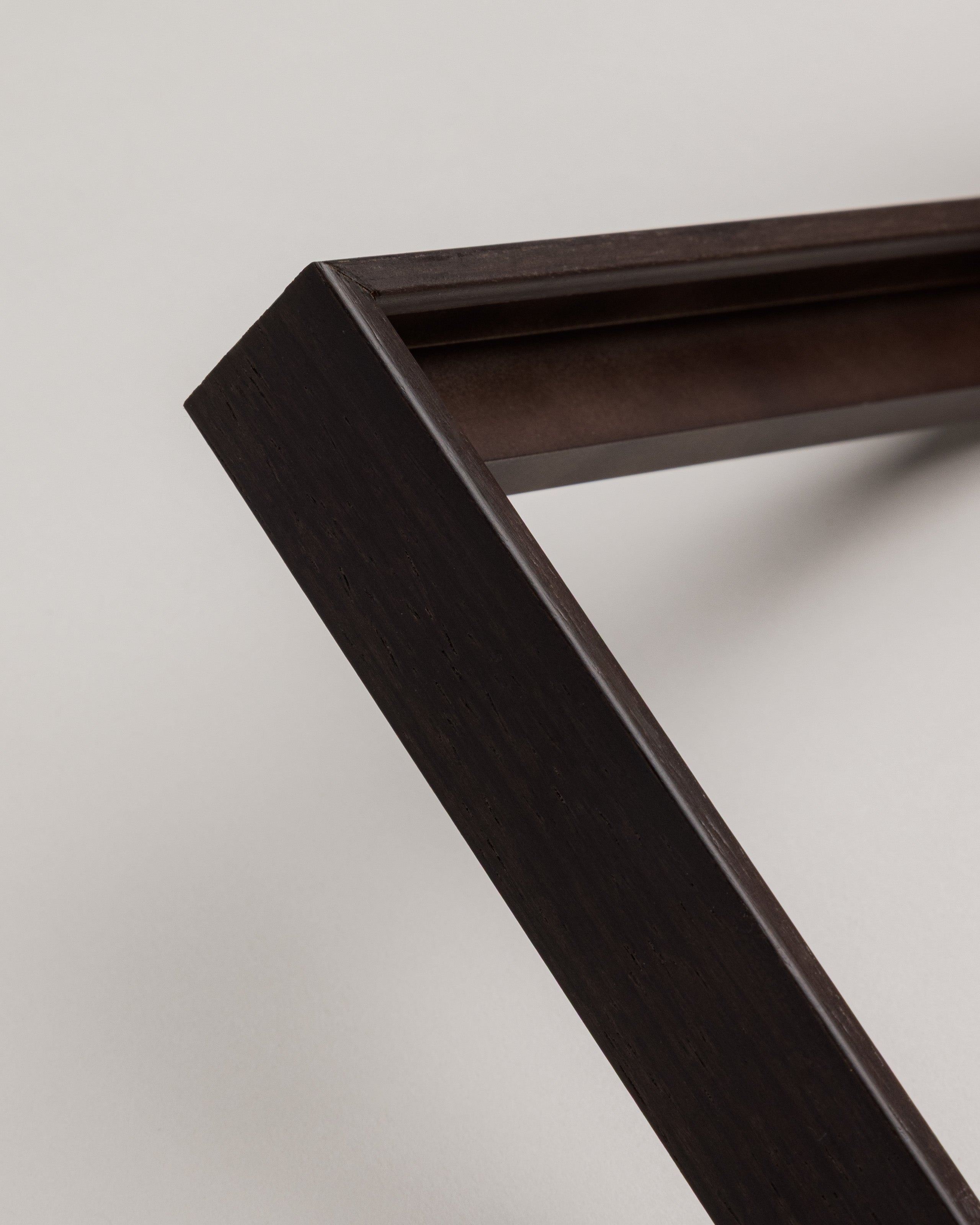 Straight Edge Slim - Ebony