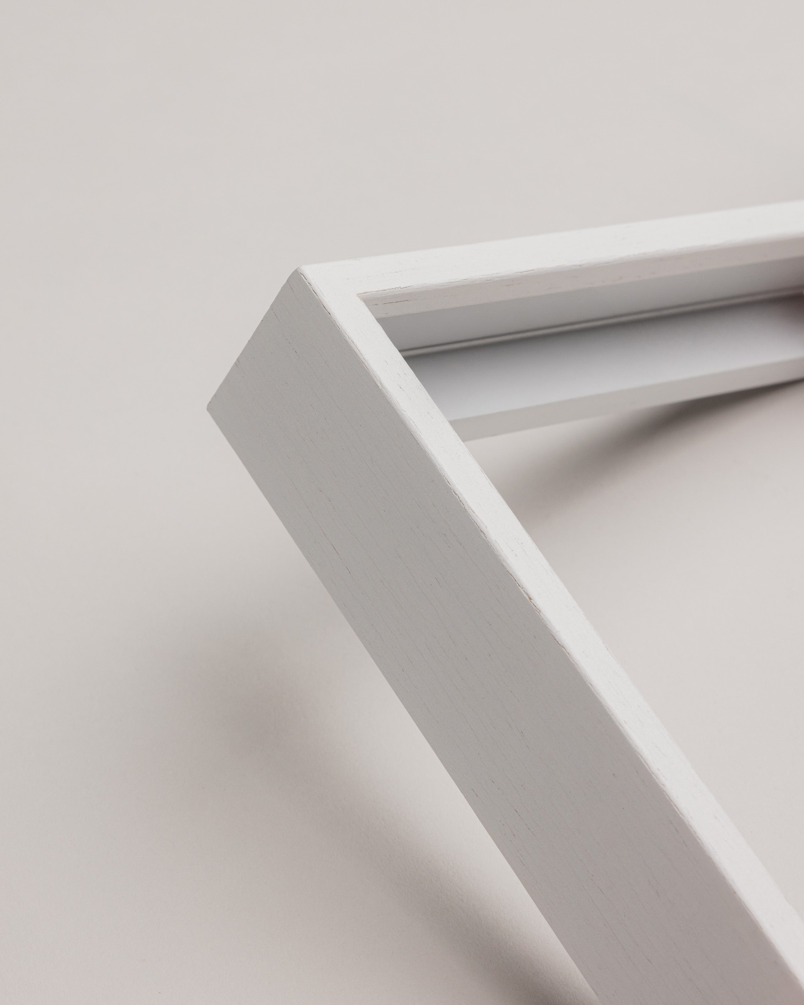 Straight Edge - White