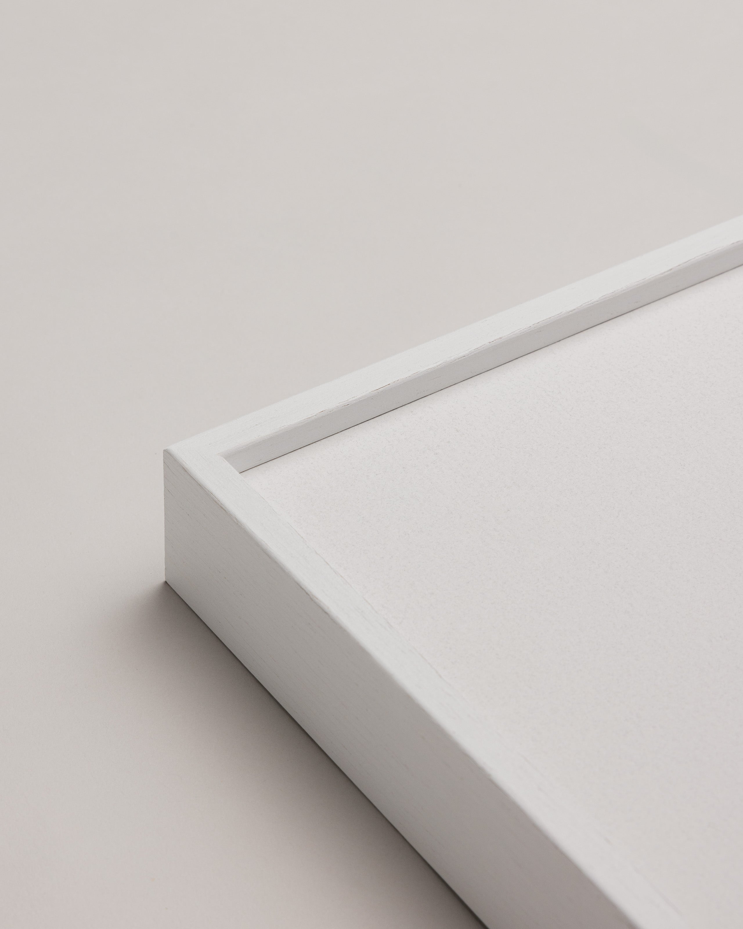 Straight Edge - White