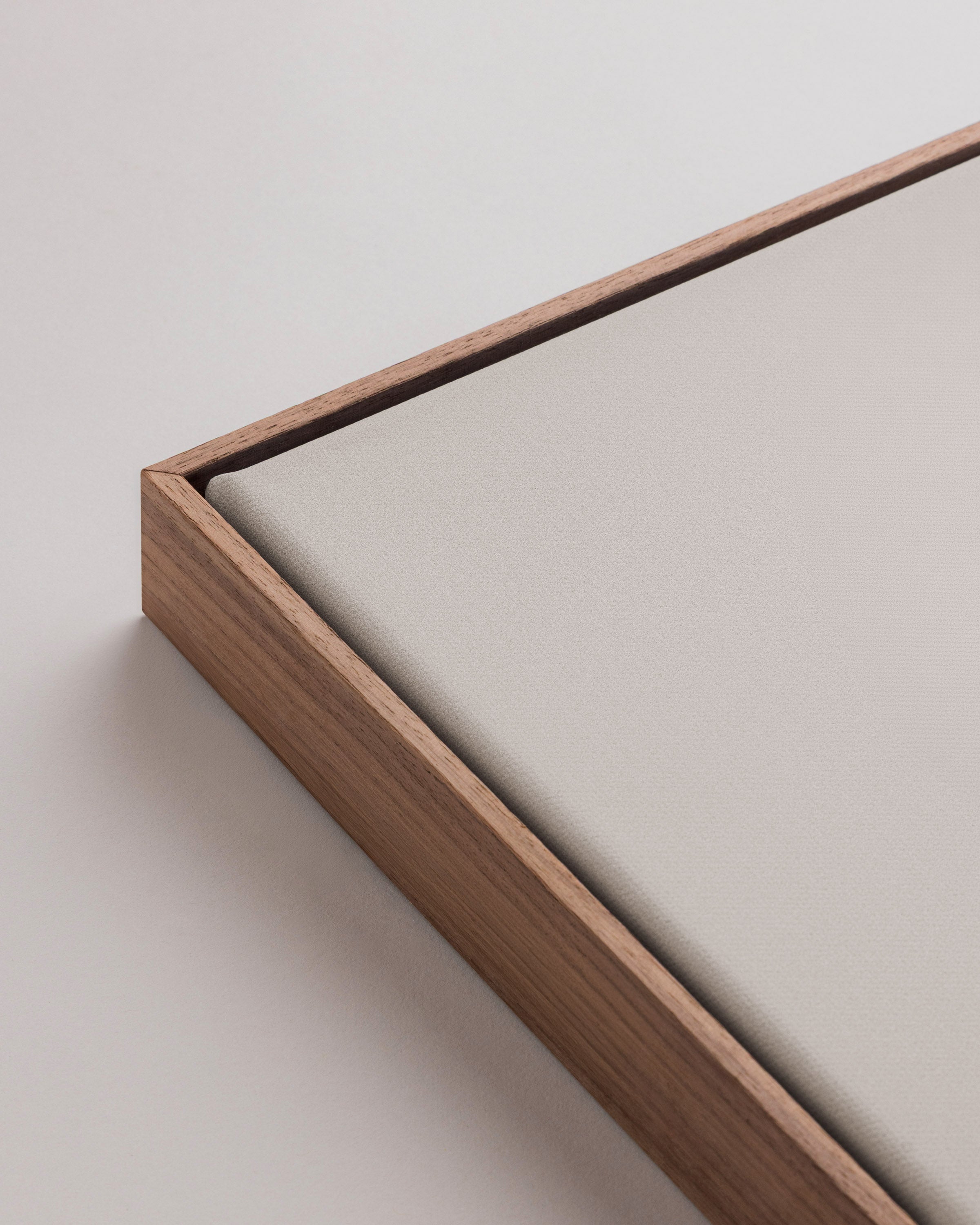 Shadow Gap Slim - Walnut