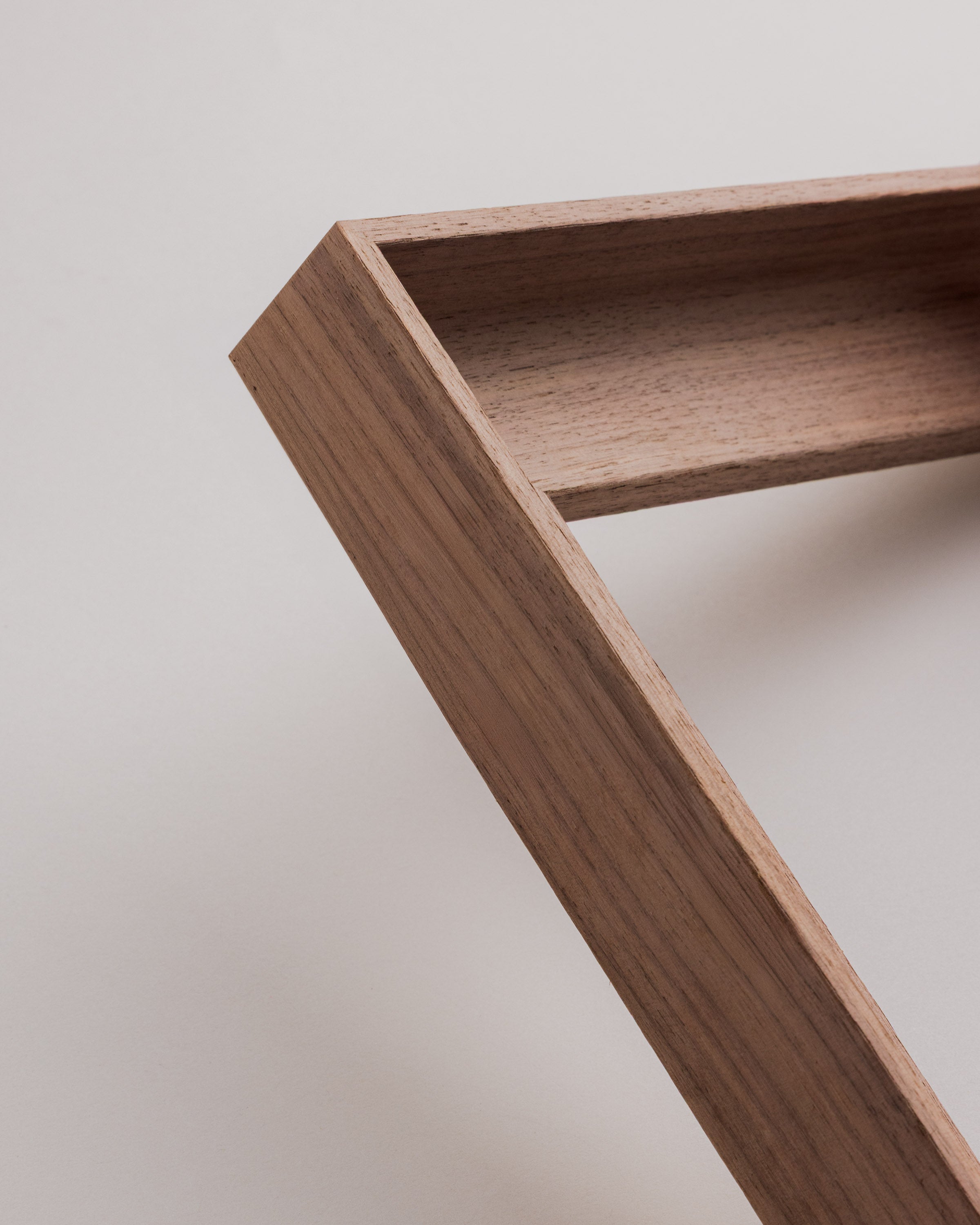 Shadow Gap Slim - Walnut