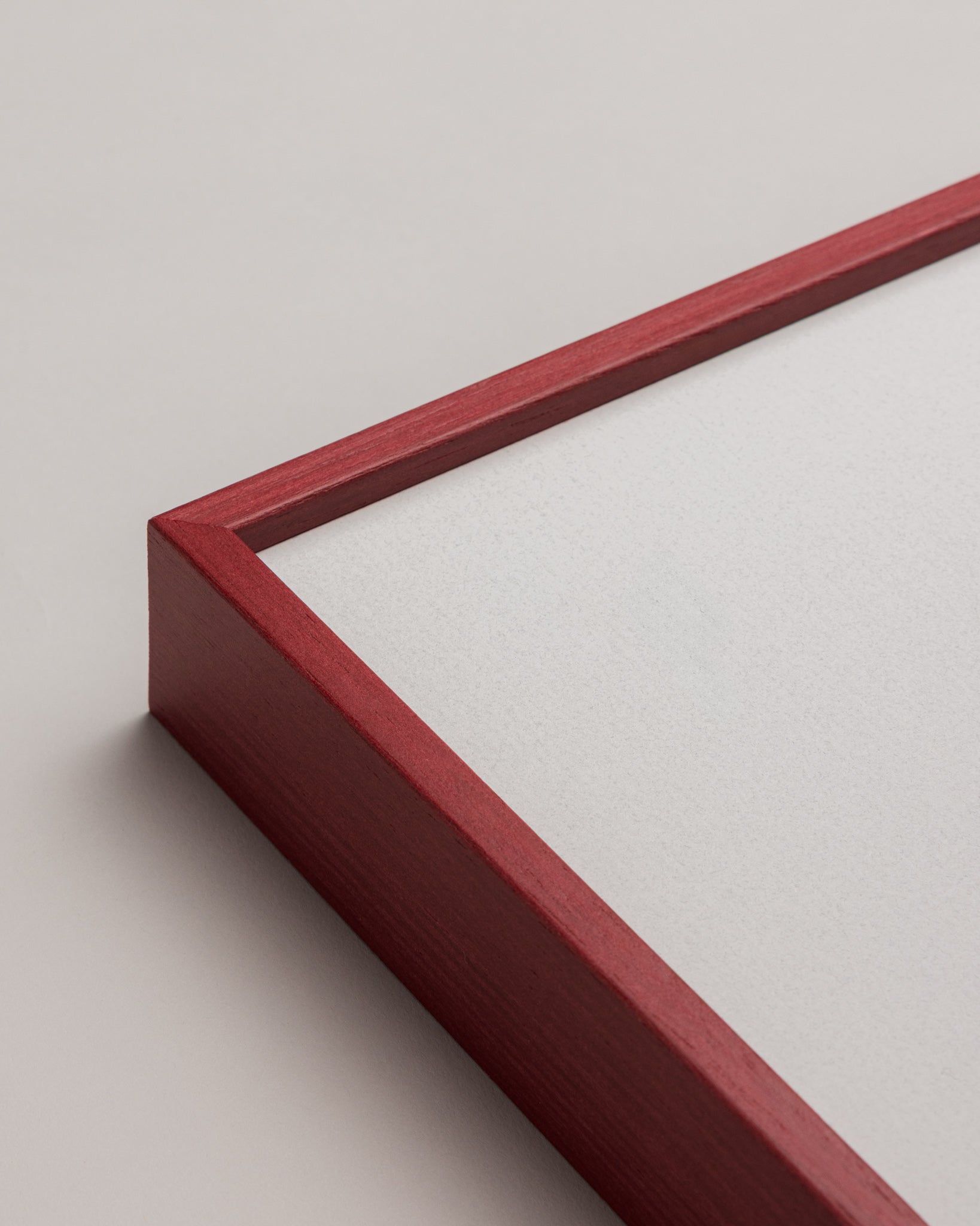 Straight Edge - Bordeaux Red